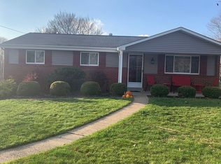 637 Magnus Ln, Coraopolis, PA 15108