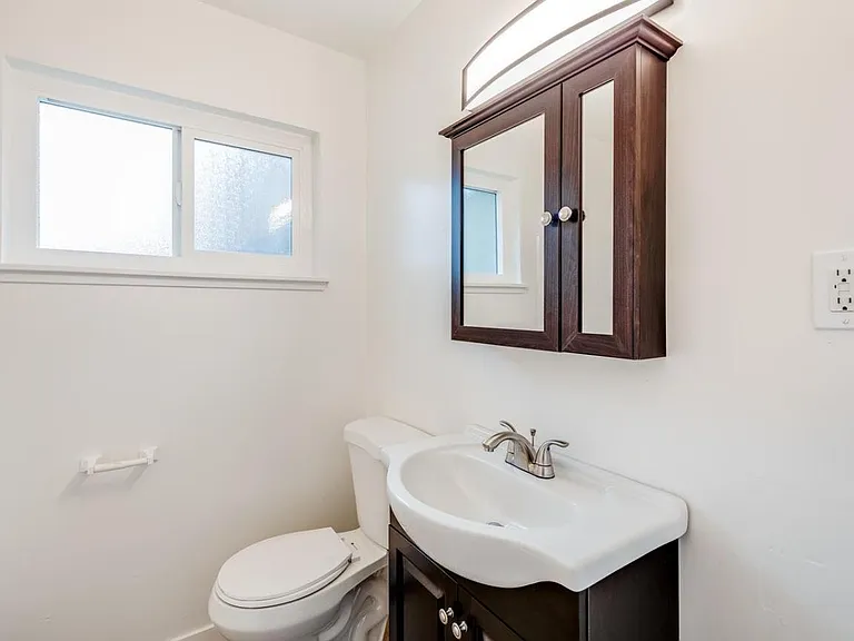 1382 Valota Rd — Photo 11