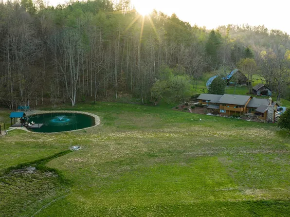 4242 Pearl Valley Rd, Sevierville, TN 37876