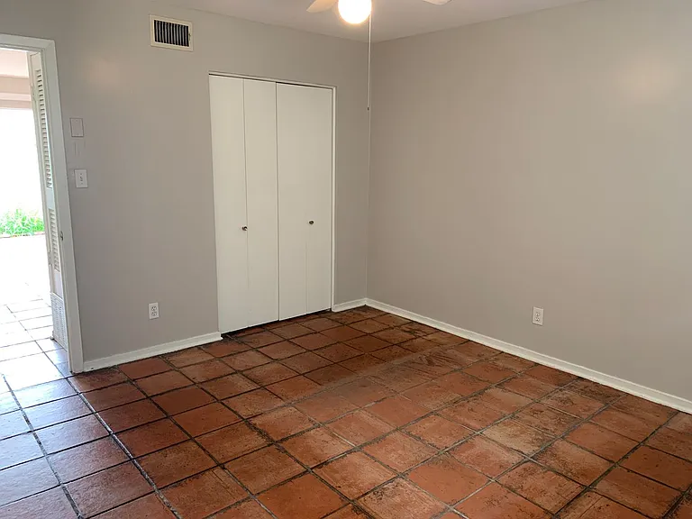 1808 W 35th St #1 — Photo 12