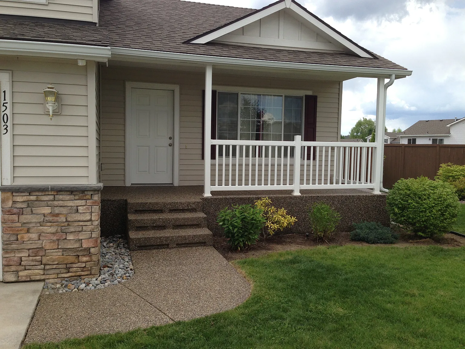 3 bed, 2.5 bath, 2250 sqft, $2,850 — Photo 2
