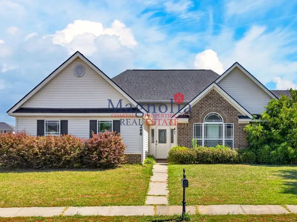 268 Scarlett Ln, Richmond Hill, GA 31324
