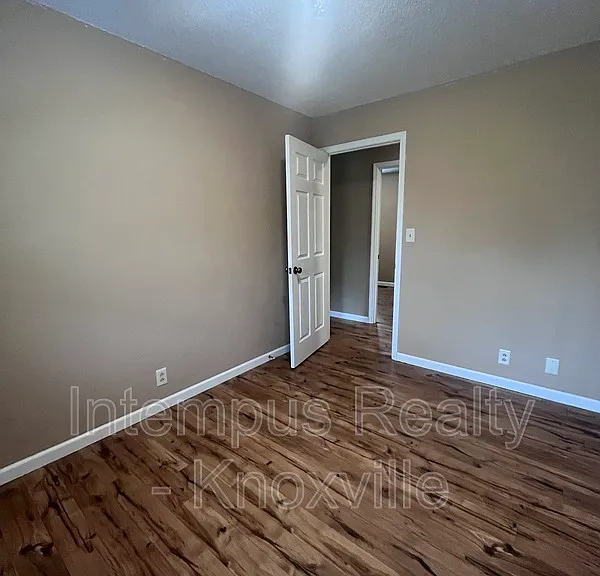 405 Iroquois Ln #2 — Photo 15