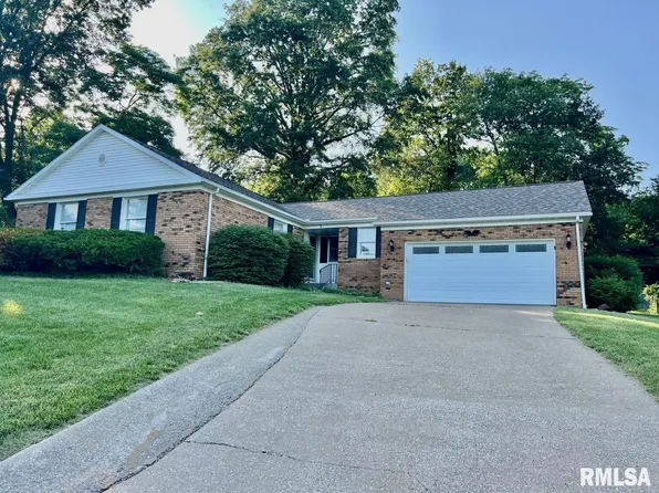 8 Shawnee Dr, West Frankfort, IL 62896