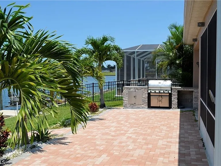 1702 Emerald Cove Dr — Photo 16