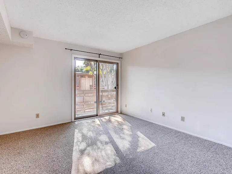 4012 Valeta St #302 — Photo 11