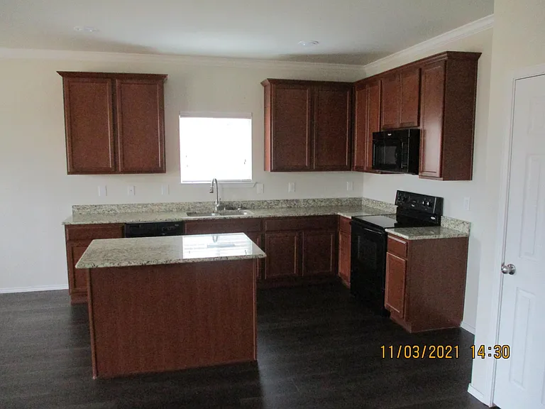 2424 Gelbray Pl — Photo 8