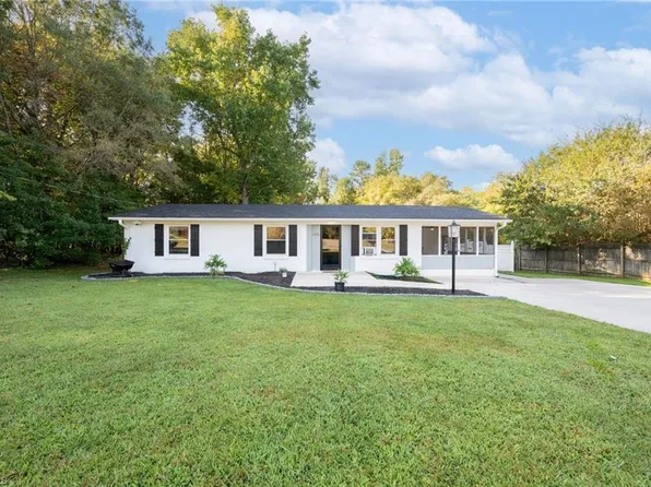 196 Belnette Dr, Lewisville, NC 27023