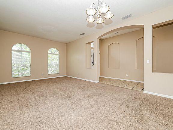 3rd image of 513 9th St NE