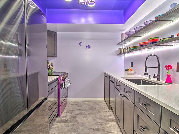 5th image of 1640 NE 40th Ave APT 204