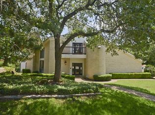 1900 Rockcliff Ct, Arlington, TX 76012