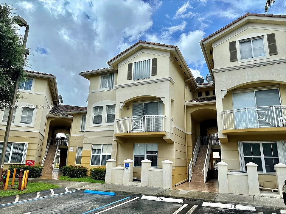 8866 W Flagler St #206