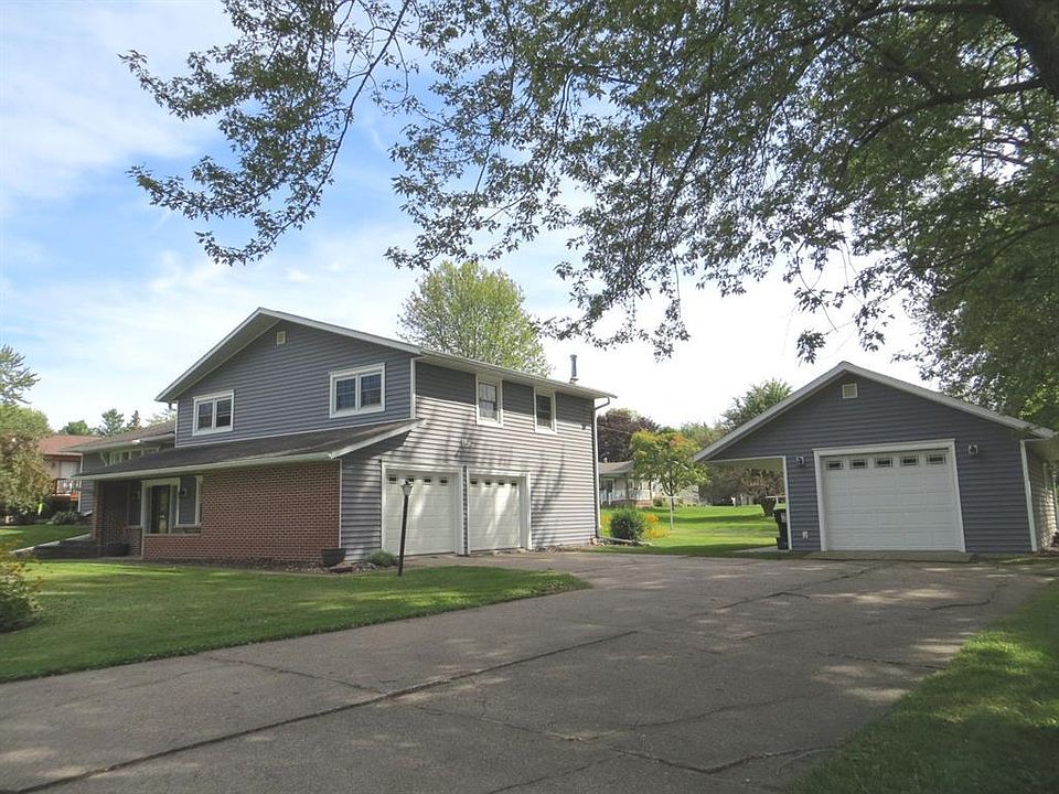 1st image of 303 W Maple Street