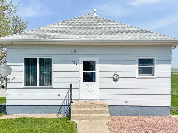 224 E Cedar Ave, Linton, ND 58552
