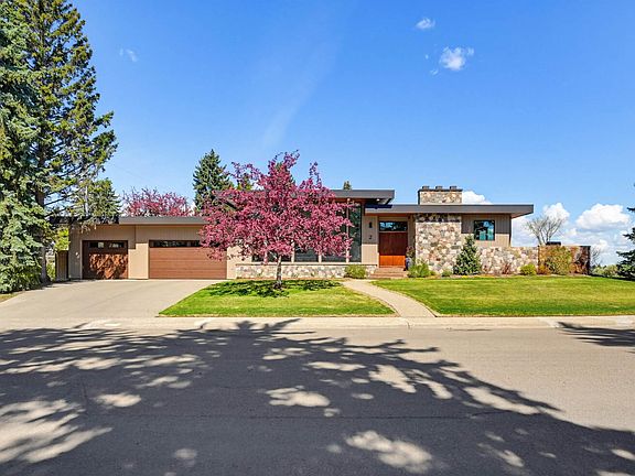 4th image of 2 Valleyview Cres NW