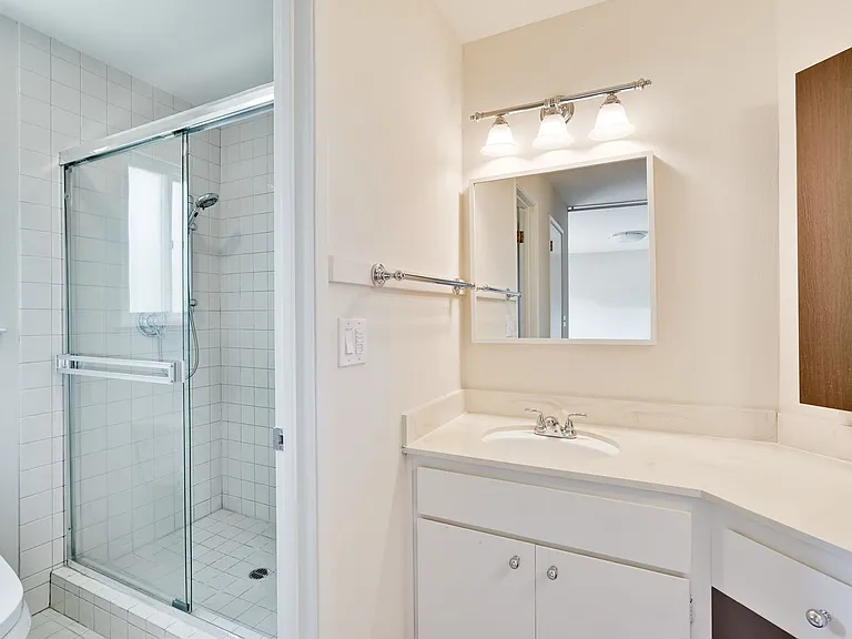 803 Runningwood Cir — Photo 28