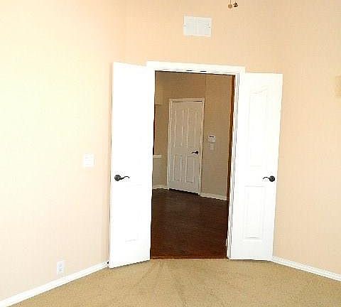 5th image of 811 Silverthorne Dr