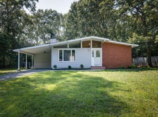 572 Radio Rd, Little Egg Harbor, NJ 08087