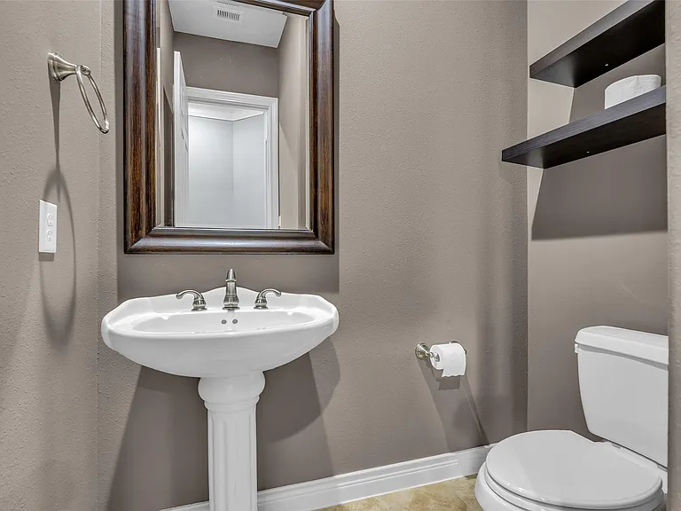 5724 Kansas St — Photo 12