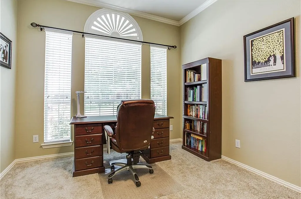 3 bed, 2212 sqft, $2,700 — Photo 1