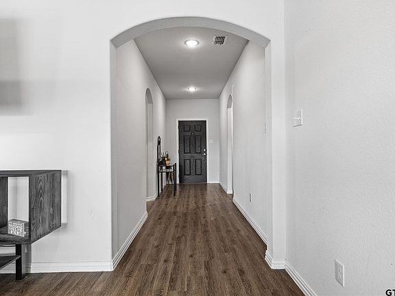 4th image of 503 Cottage Row