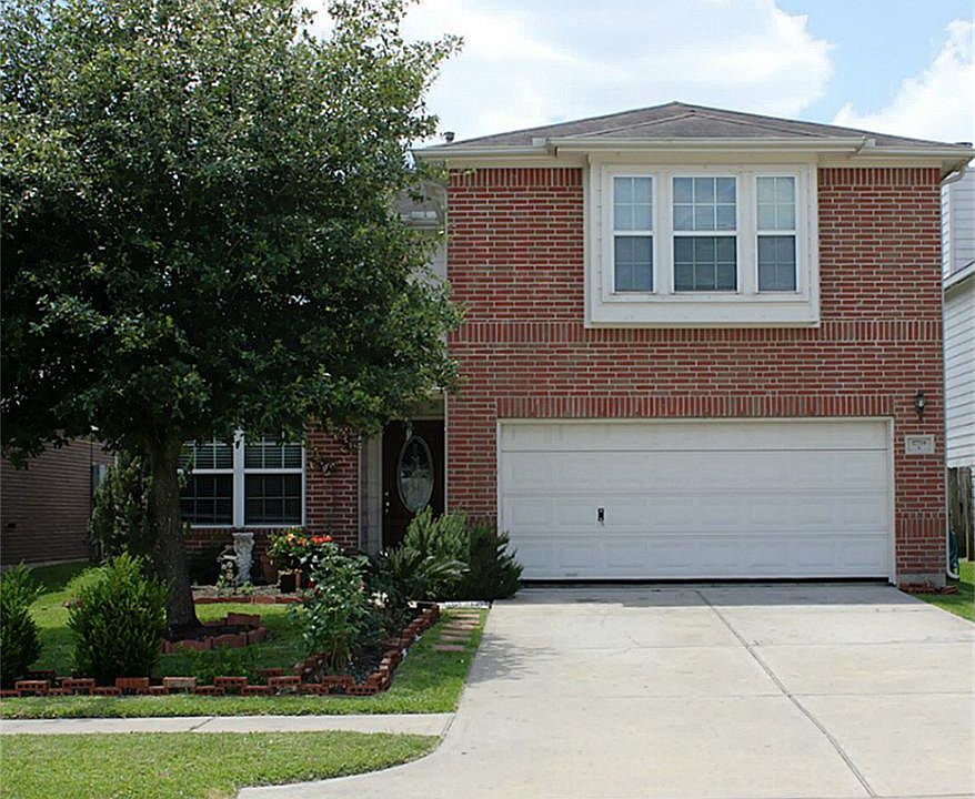 FRONT VIEW OF THE HOUSE