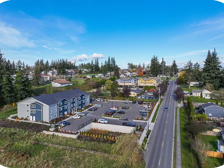 Pacific Pines Apartments — Photo 11