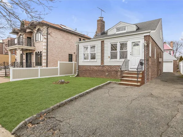 83-44 260th Street, Floral Park, NY 11004