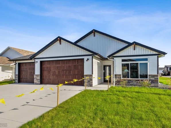 7770 Cub Creek Way, Horace, ND 58047
