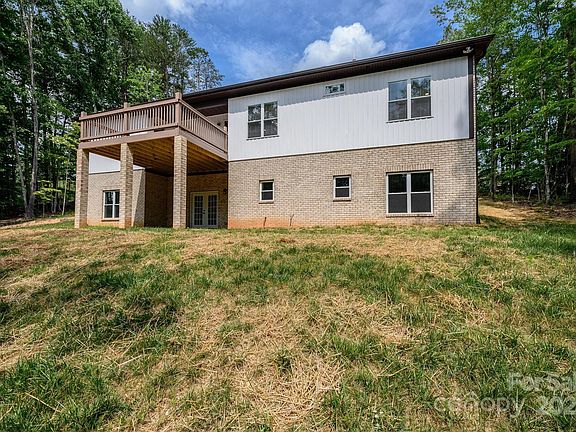 2nd image of 141 Winwood Cir