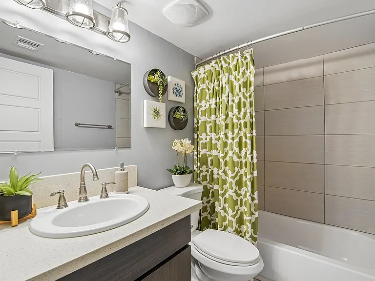 Urban Connected Apartments — Photo 30