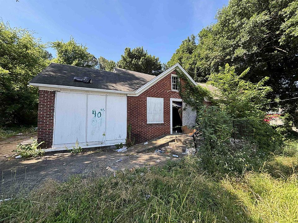 1st image of 175 E Brooks Rd
