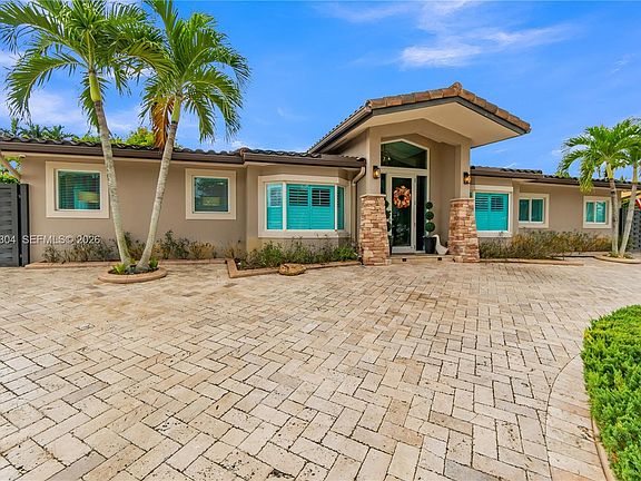 3rd image of 14456 Kendale Lakes Blvd