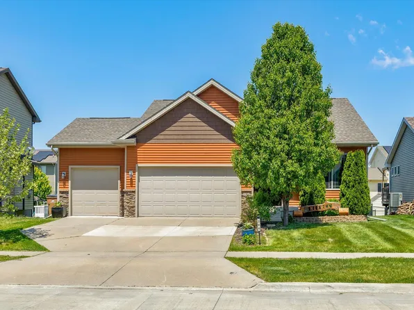 304 Tailfeather Dr NW, Bondurant, IA 50035