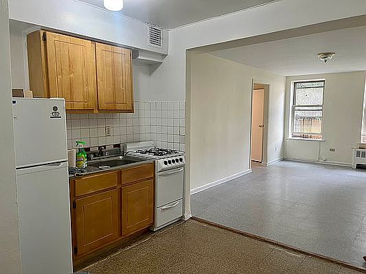 1st image of 4303 Baychester Ave