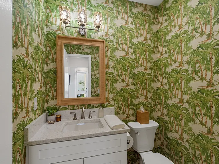 1345 Saint Davids Ln — Photo 21