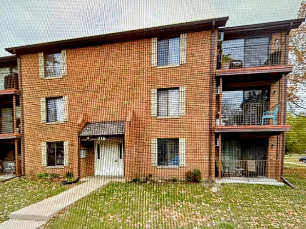 718 N Briar Hill Ln APT 2, Addison, IL 60101