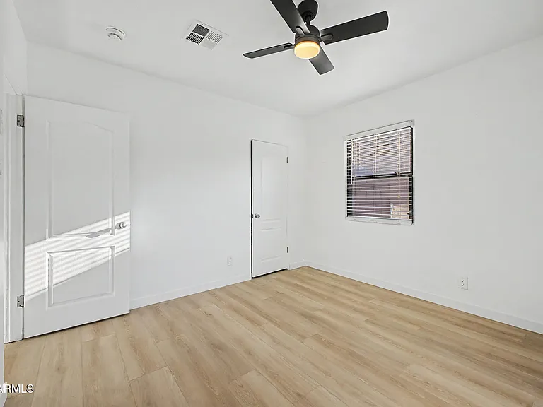 156 W Highland Ave — Photo 11