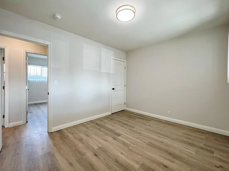325 N Garfield Ave #I — Photo 17