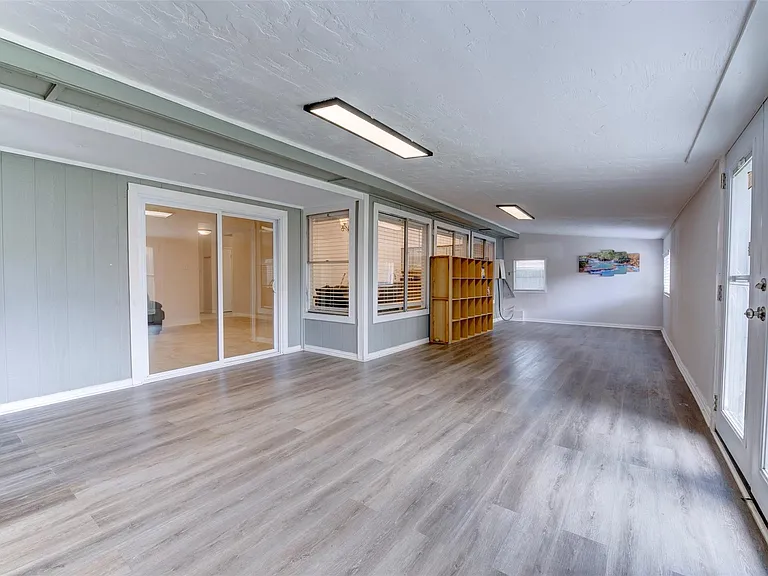 10703 Highland Woods Dr — Photo 29