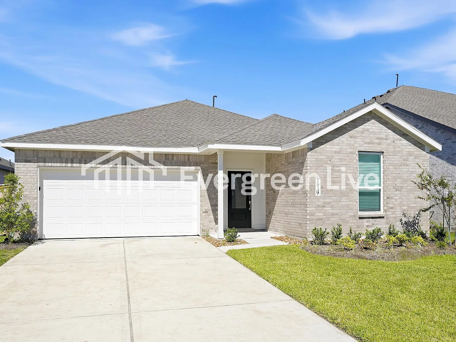 3 bed, 2.0 bath, 1970 sqft, $1,995 — Photo 1