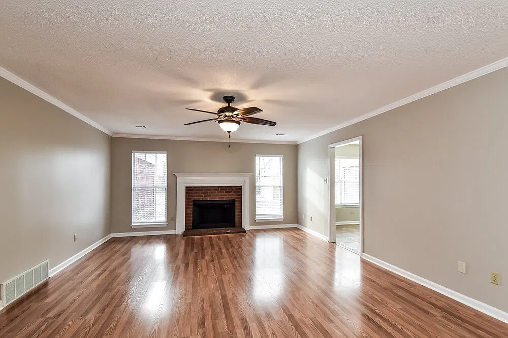 4 bed, 2.0 bath, 1966 sqft, $2,870 — Photo 4