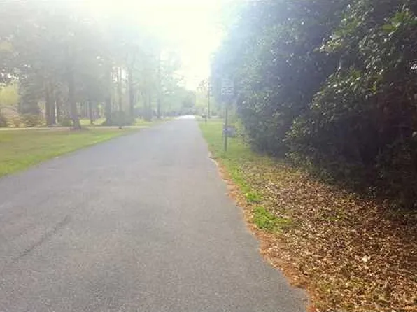 2318 Burgett Rd, Mobile, AL 36605