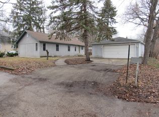 242 Fern Pl, Fox Lake, IL 60020