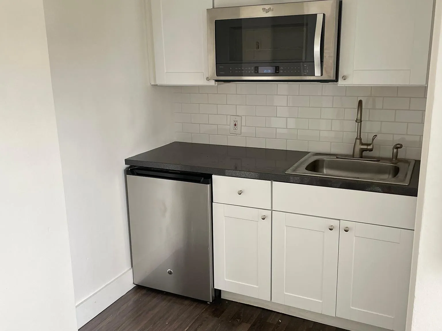 1213 Gordon St — Photo 2