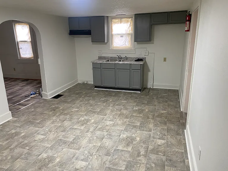 538 N Goodlet Ave — Photo 8