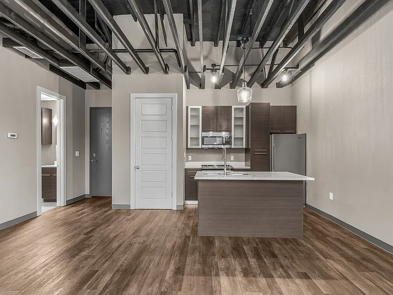 905 9th St #LOFT G — Photo 17