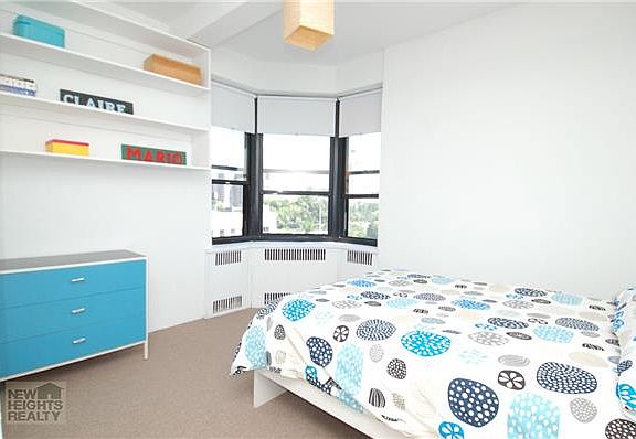 4th image of 72 Park Ter W APT E85