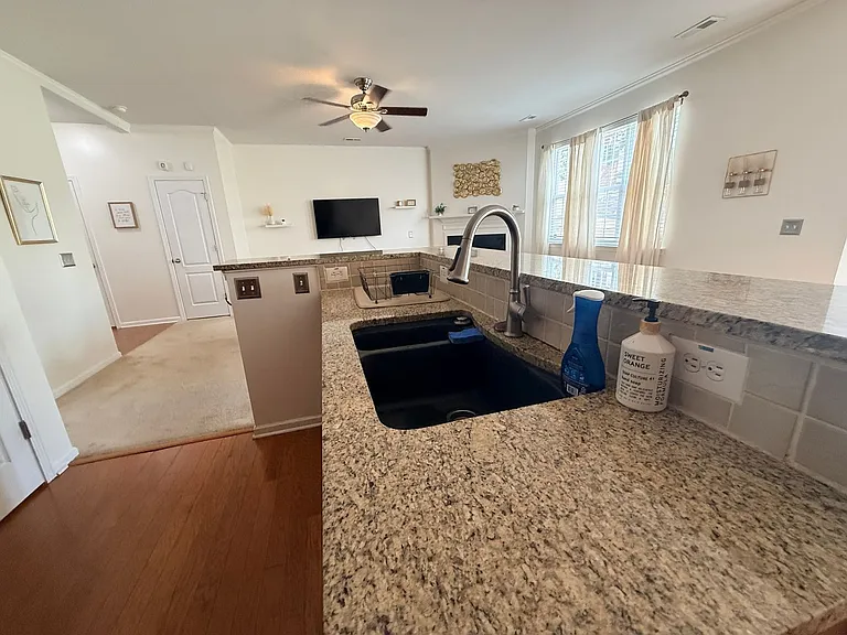 9460 Graywell Ln — Photo 8