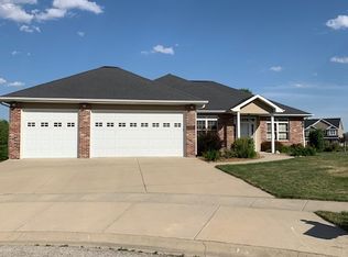 1615 Hunters Pointe Ct, Mt Zion, IL 62549
